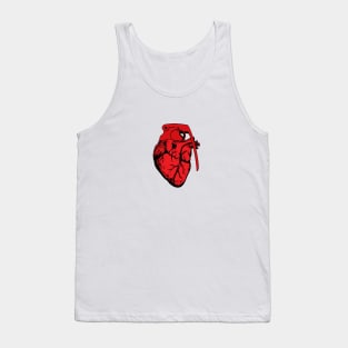 The heart is a grenade Tank Top